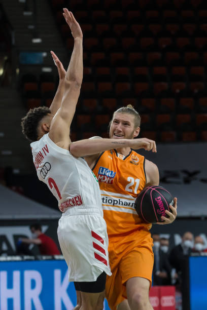 而是基于职 而是基于职